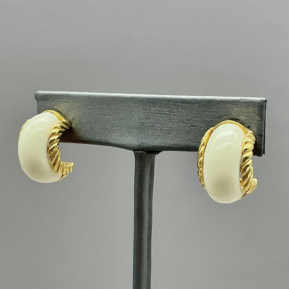 KJL Earrings White Enamel Gold Tone‎ Hoop Huggie Womens Fashion Jewelry 1 Inch